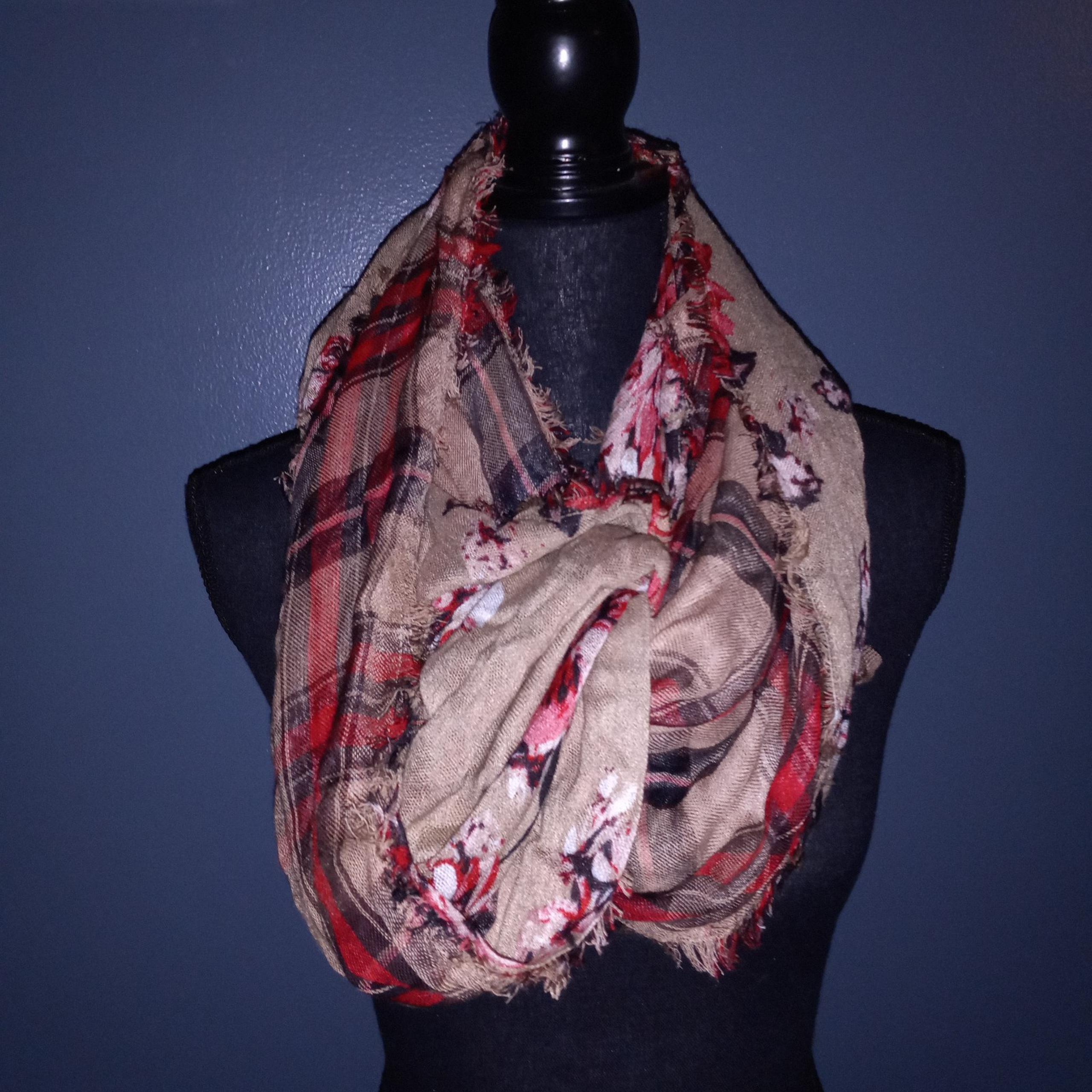 Maurices scarf NWT