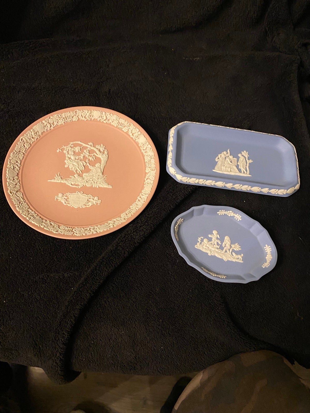 Wedgwood x’s 3 pieces