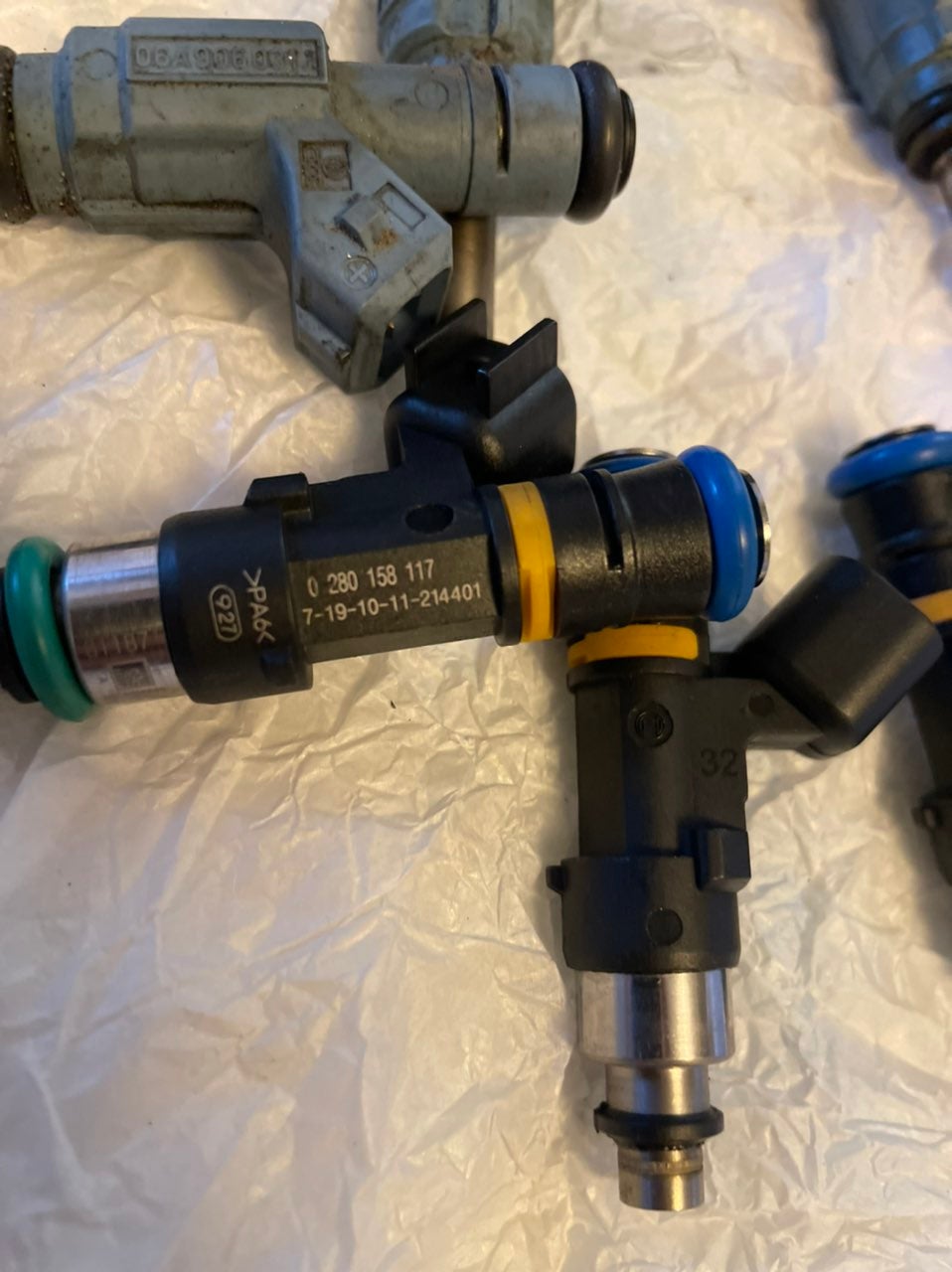 Bosch 550 cc injectors with adapters for 1.8t audi or vw