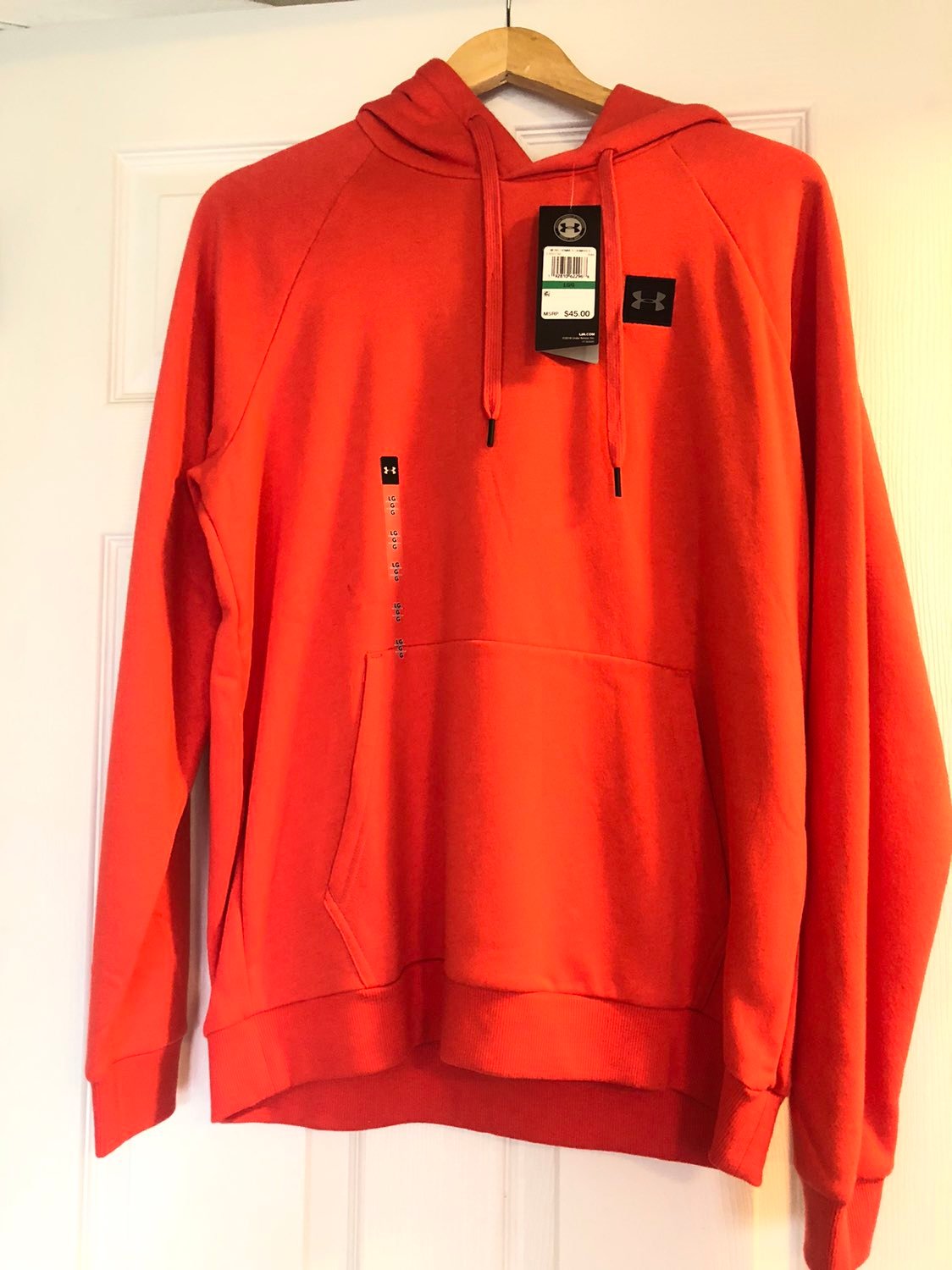 Men's under Armour hoodie Size L NWT