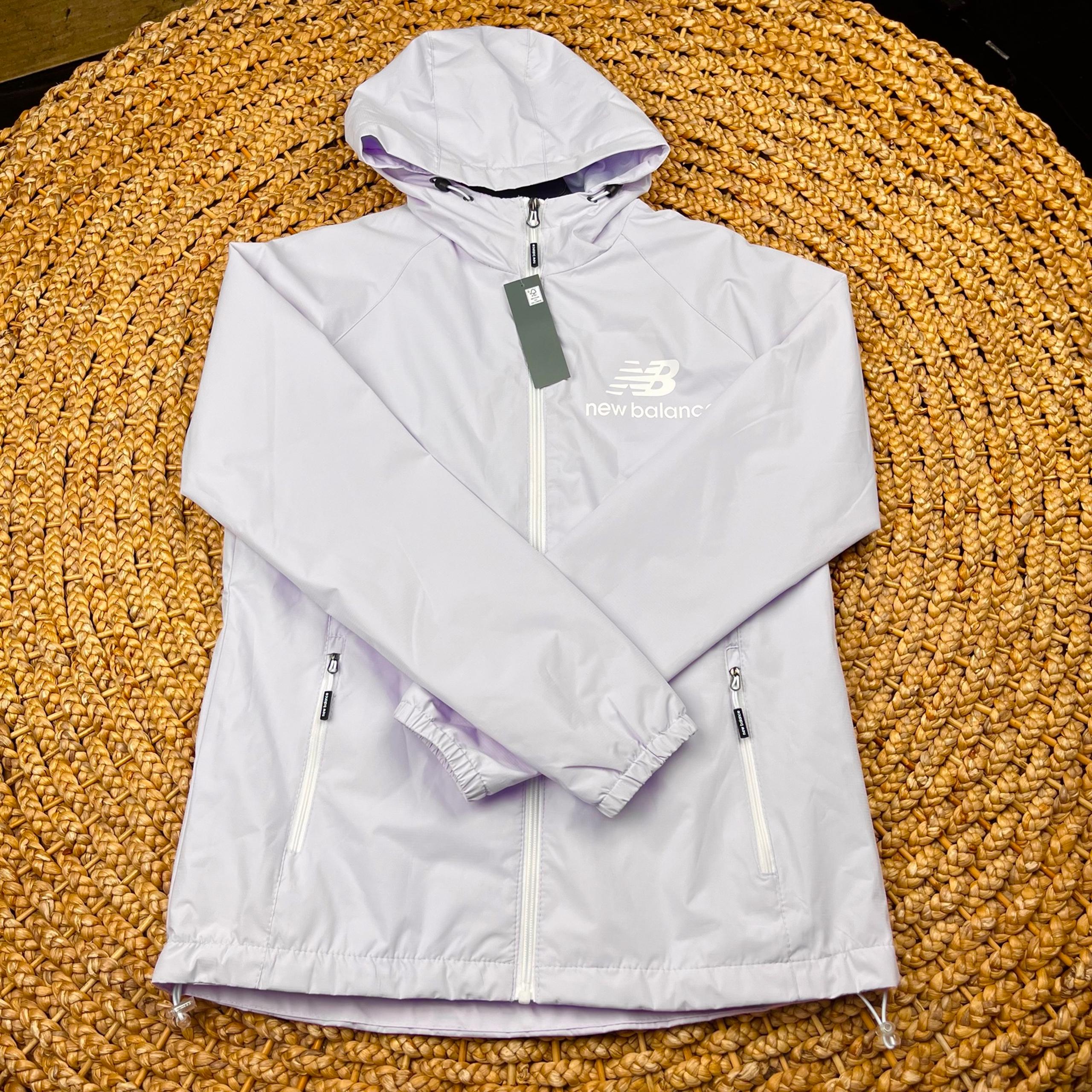 NWT! New Balance Women’s Lined Water Resistant Windbreaker in Light Lavender