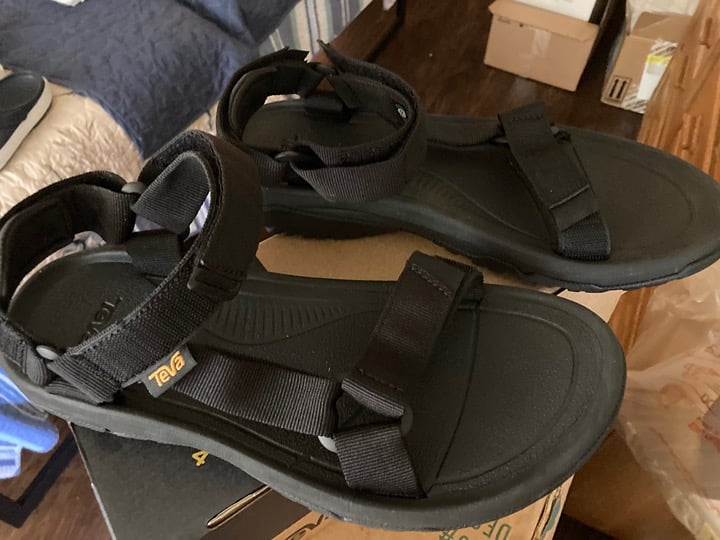 teva hurricane sandals mens size 9