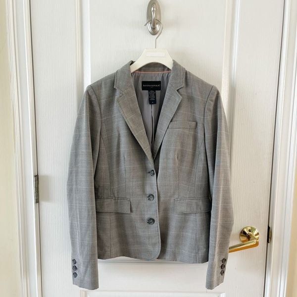 Banana Republic Size 4 Plaid Black and White Blazer with Pink Trim Lining; Three