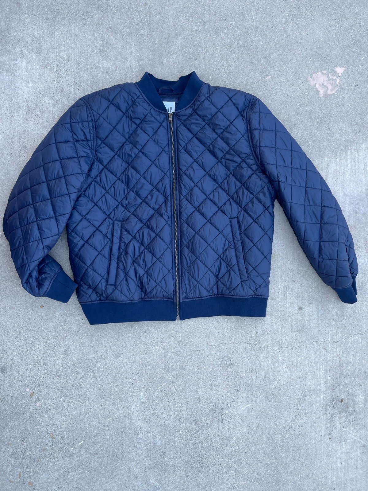 GAP Men’s Quilted Bomber Jacket (XL)