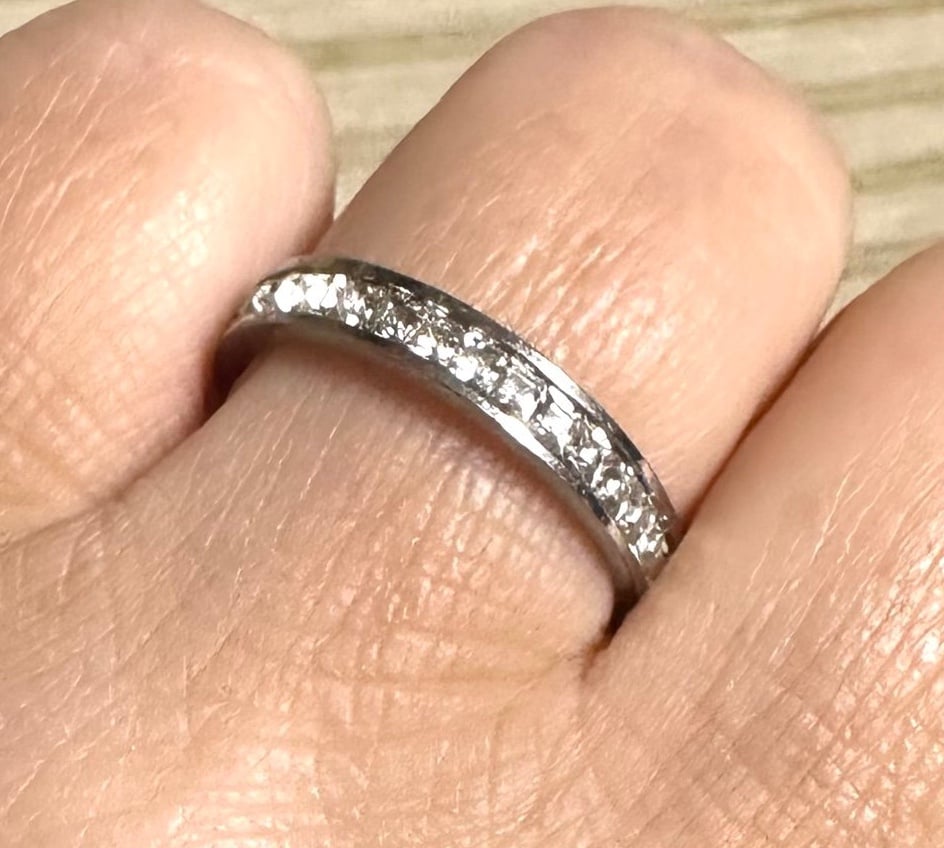 New 18k white gold men wedding ring 2mm square diamonds