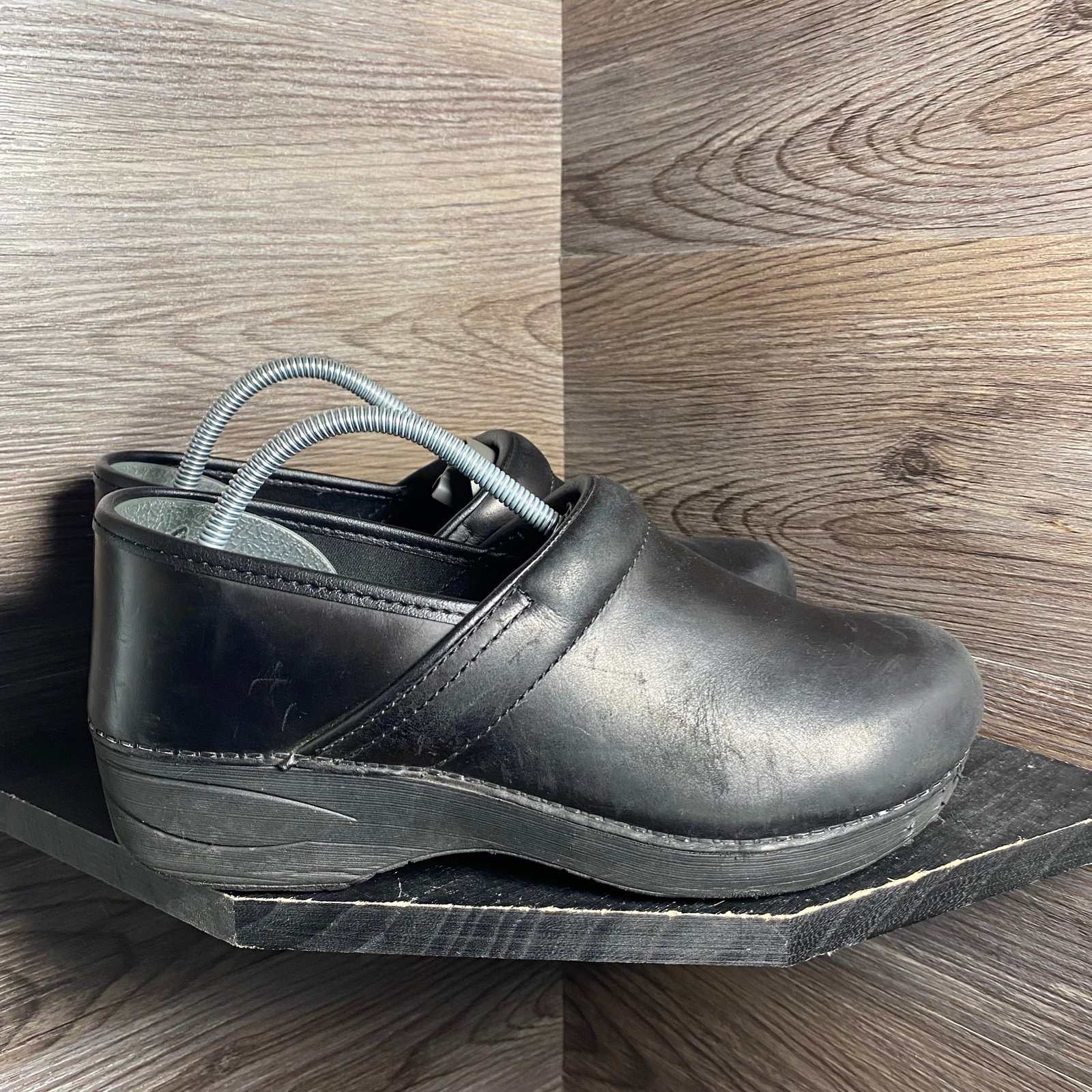 Dansko xp 2.0 black clogs