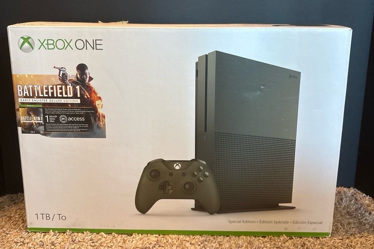Xbox One Army Green. Replacement controller included.