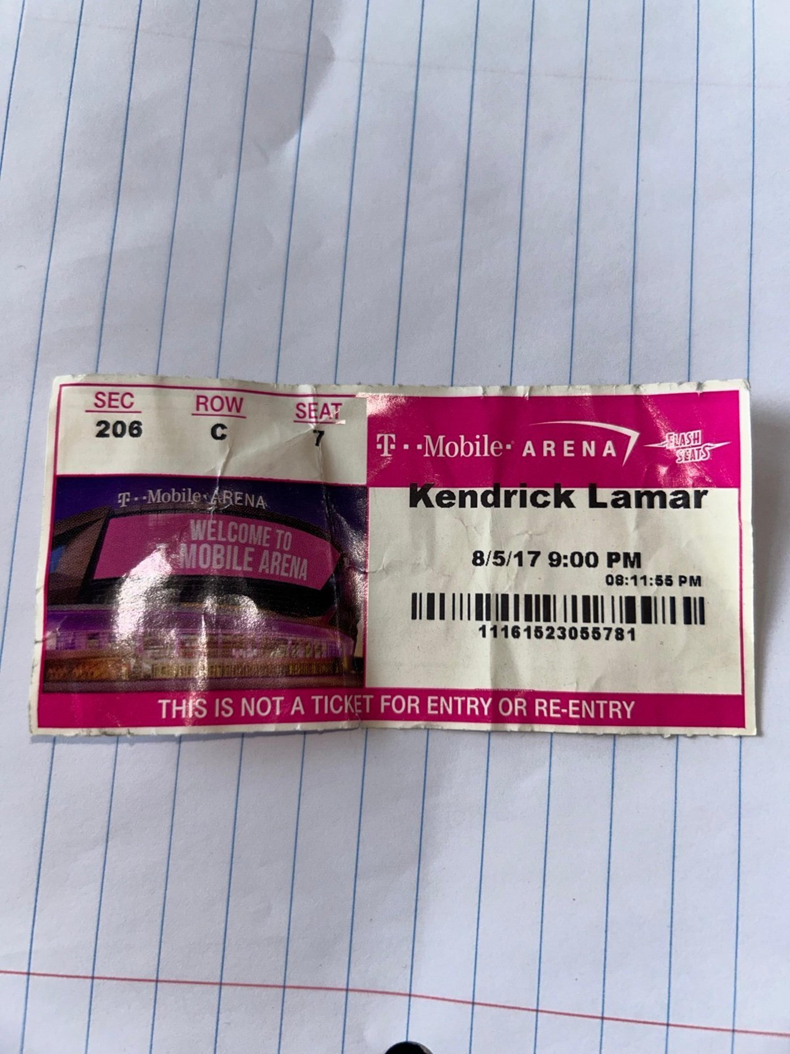 Kendrick Lamar damn tour 2017 Las Vegas Nevada t mobile arena Travis Scott tde