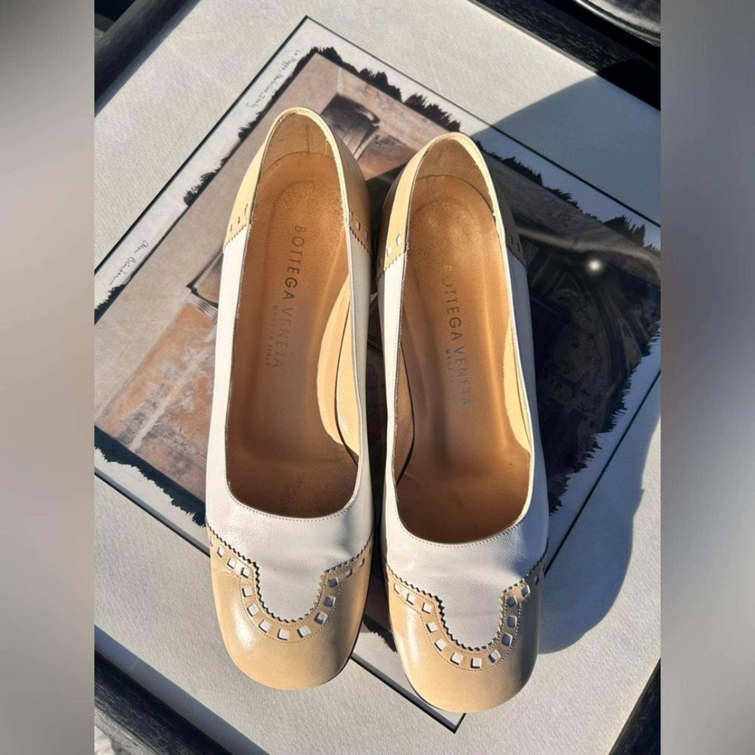 RARE Bottega Veneta Classic square toe