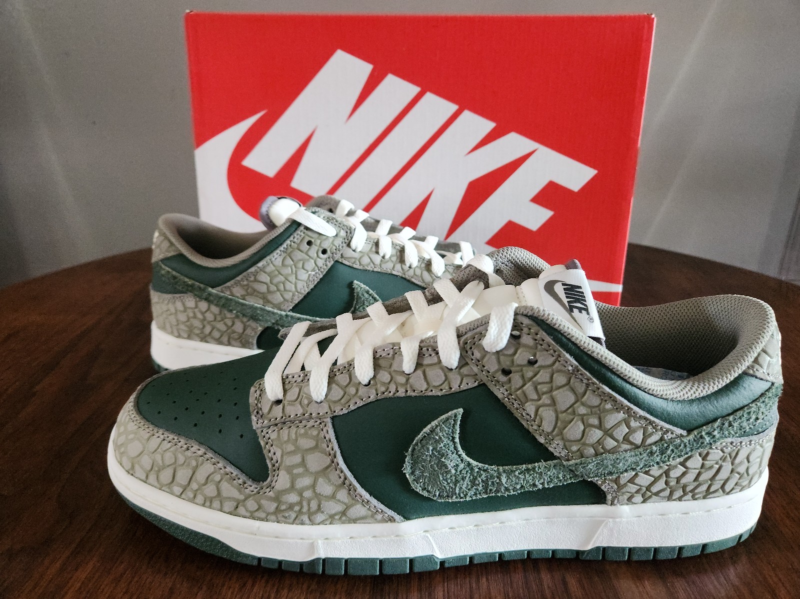 スニーカー Nike Dunk Low Retro PRM \"Vintage Green and Dark Stucco\" NIKE DUNK LOW 