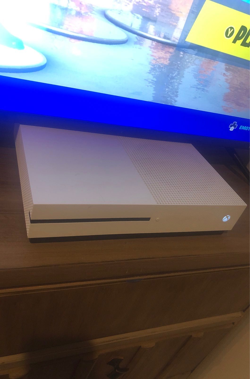 Xbox one s with elitle controller