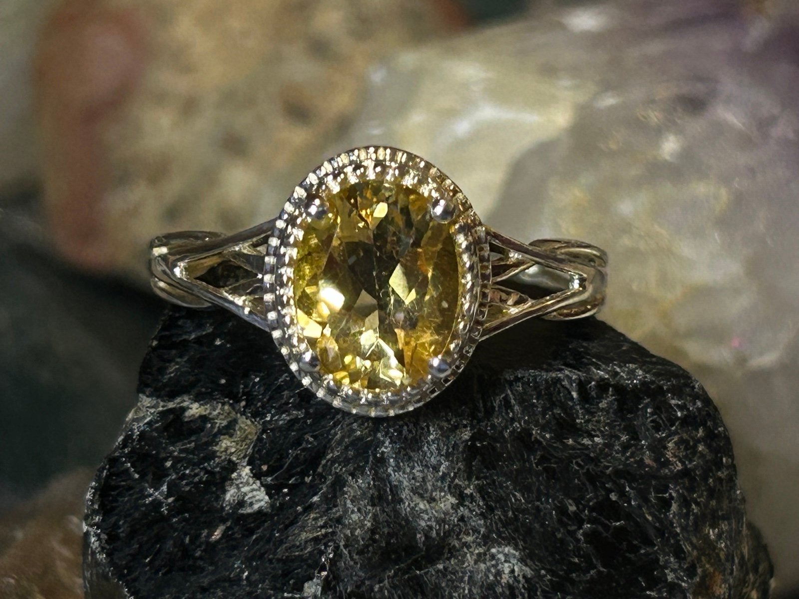 Beautiful Sterling Silver & Citrine Ring Size 8