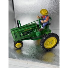 Franklin mint tin plate John Deere Model B tractor with key, loose no box
