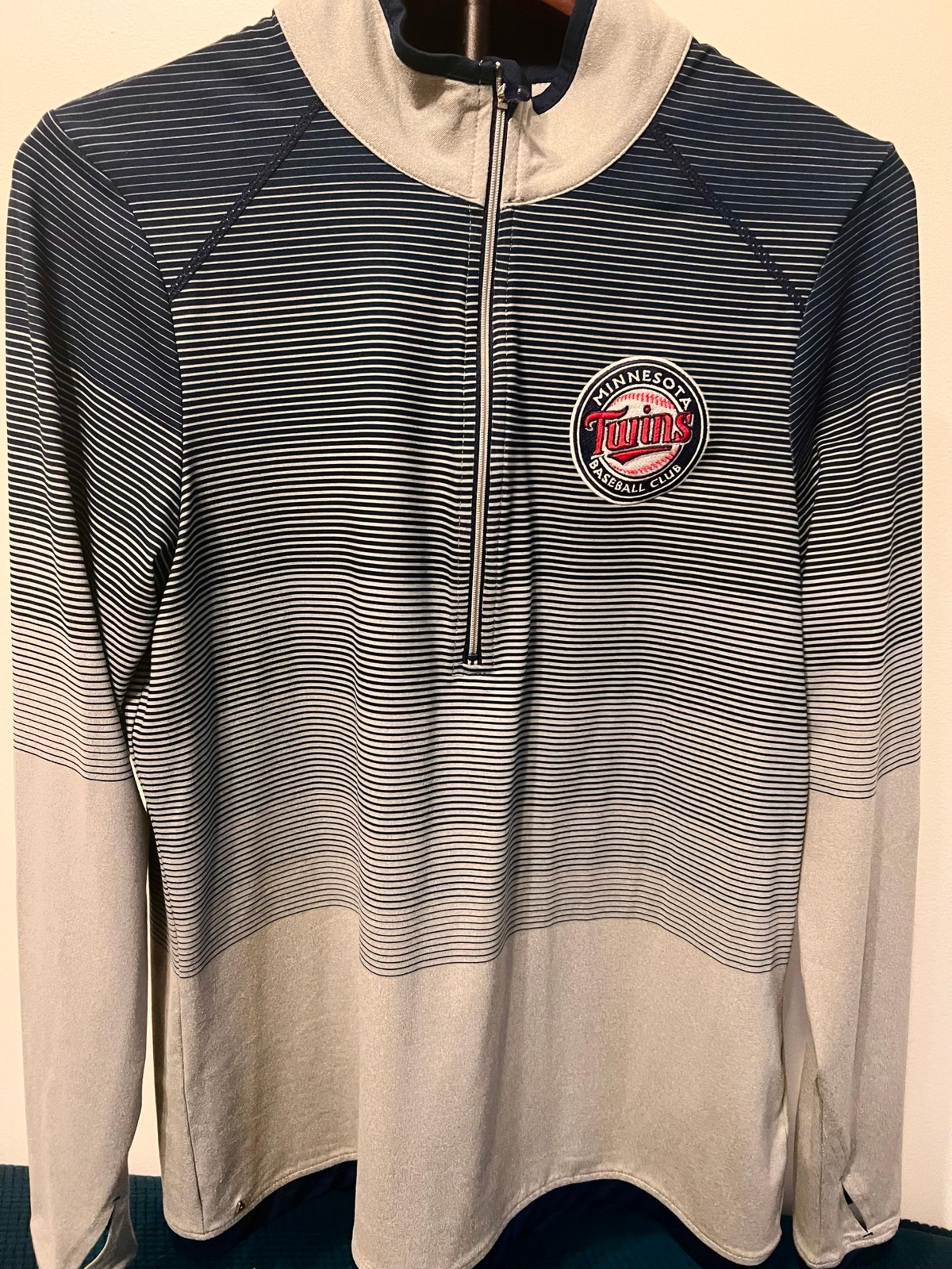 Minnesota Twins women’s lightweight long sleeve pullover shirt sweatshirt medium