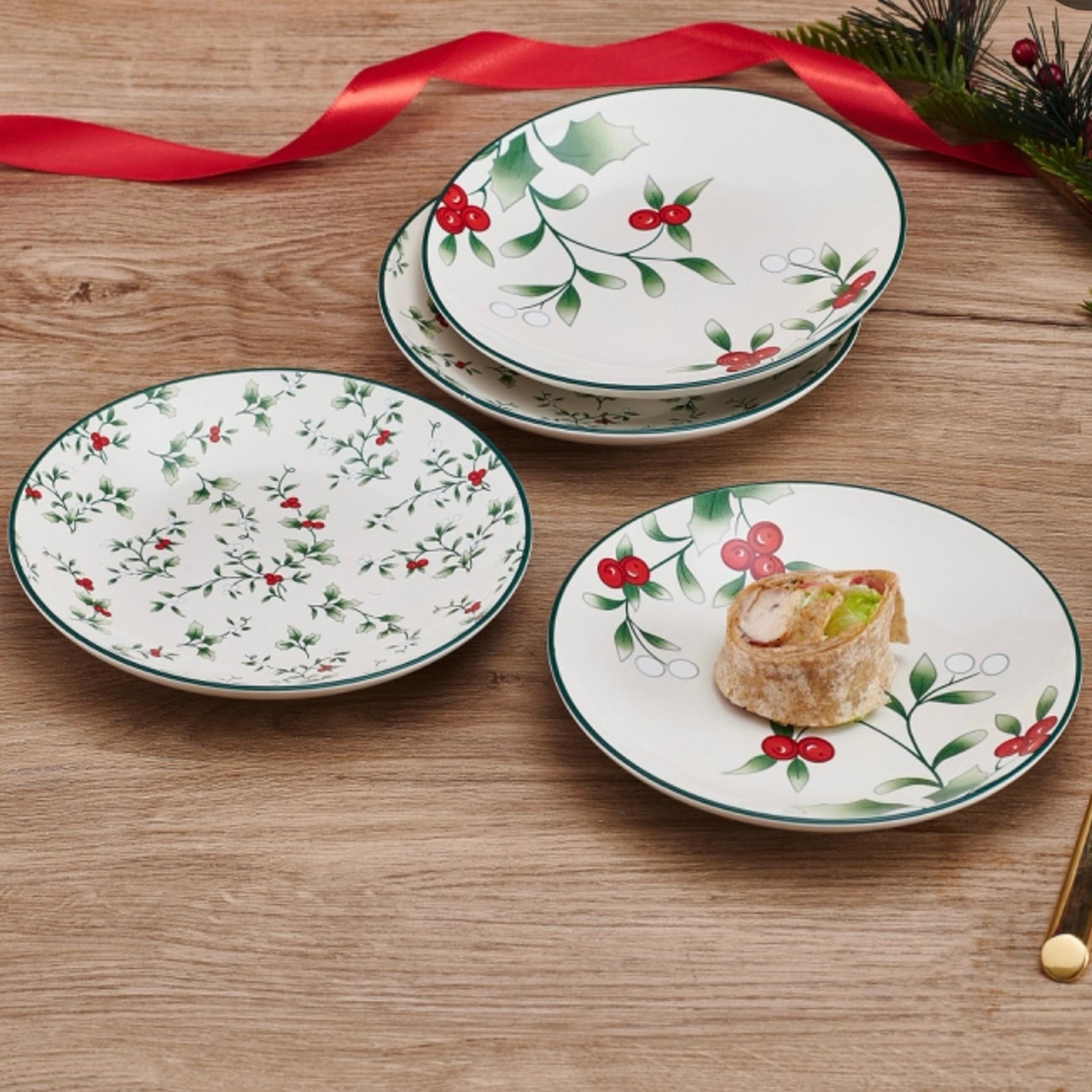 NIB Pfaltzgraff Winterberry Set of 4 Appetizer Plates, 6 Inch