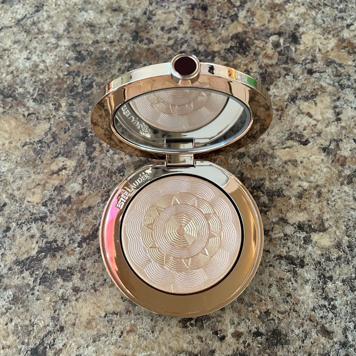 Estée Lauder Bronze Goddess Illuminating Powder Gelée -01 Heat Wave