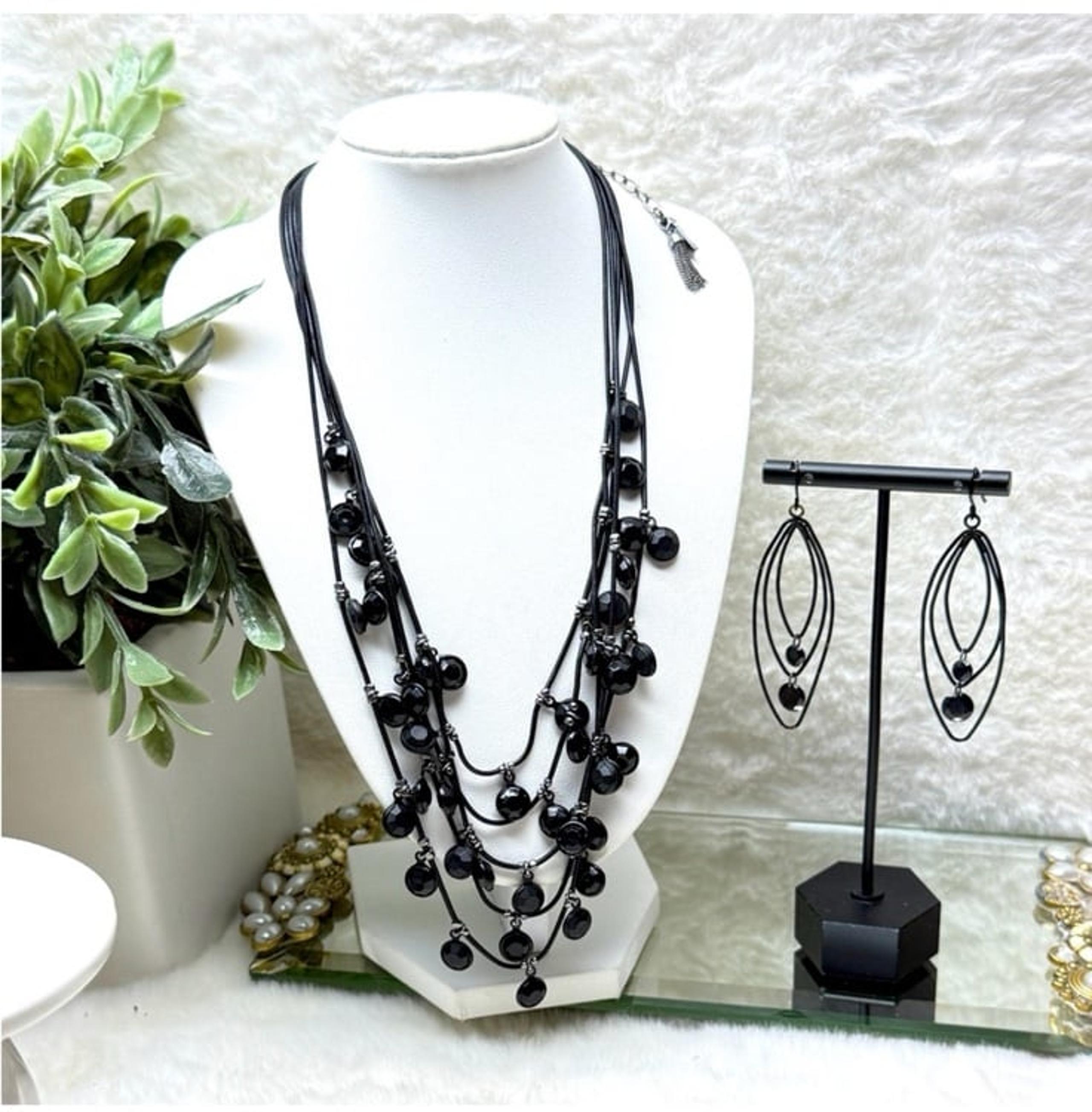 Vera Wang Black Beaded Necklace and Earrings Set
