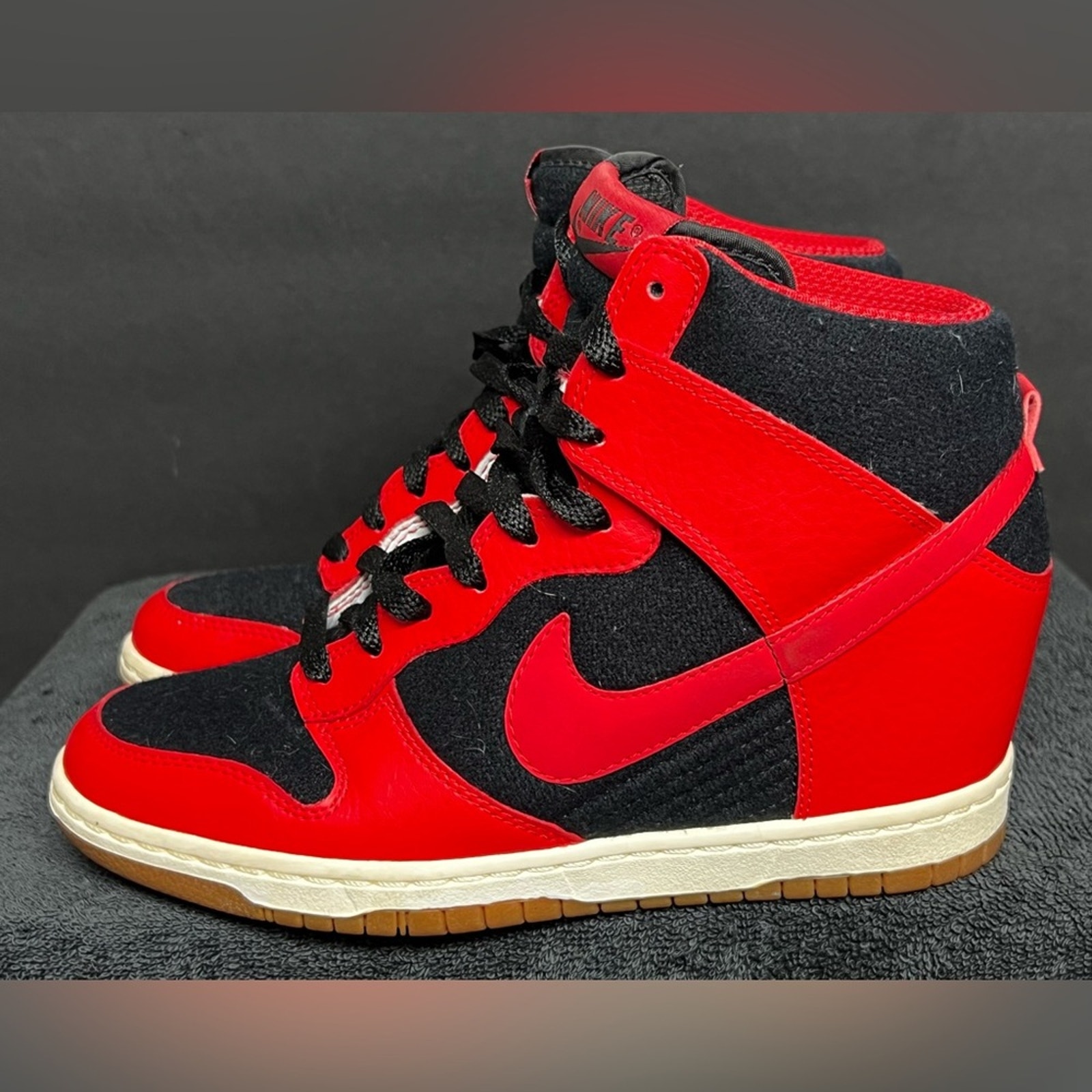 Nike Dunk Sky Hi Hidden Wedge Heel Size 8 Black Red Bred Sneaker 644877-015 RARE