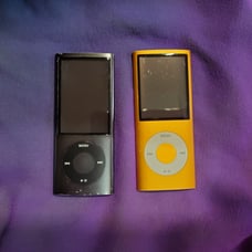 2 Apple iPod Nano 4th Generation 8GB