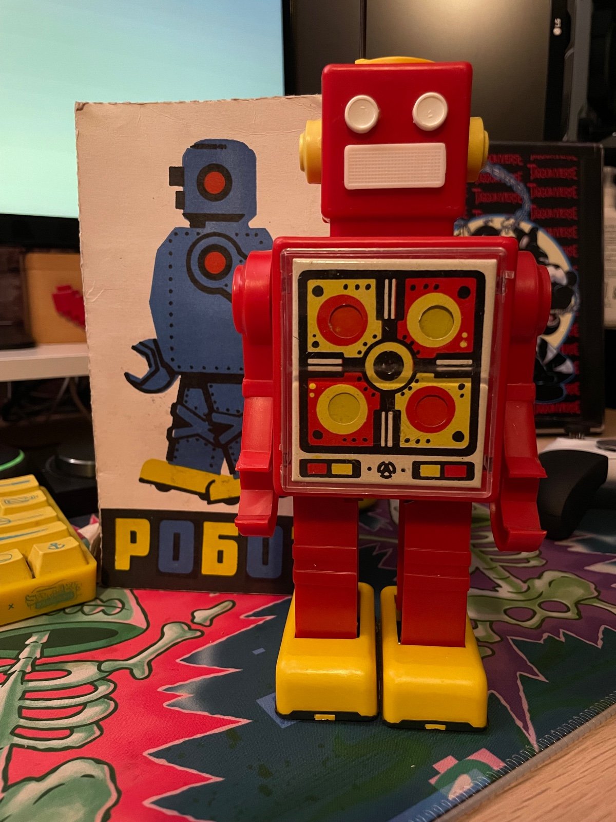 Vintage Russian Robot Transformer Wind Up Toy