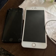 iPhone lot of 3 phones