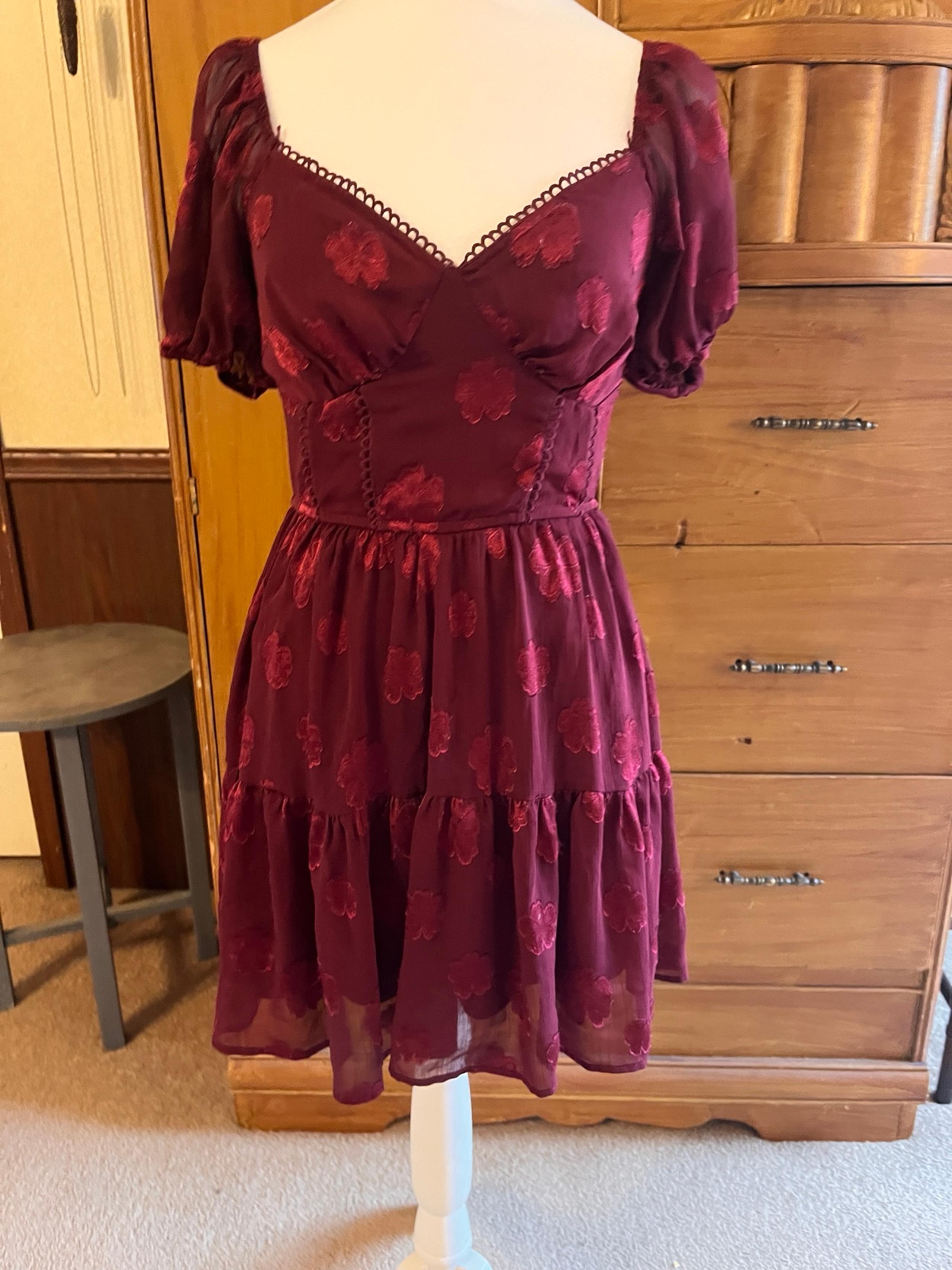 Maroon sundress - Trixie