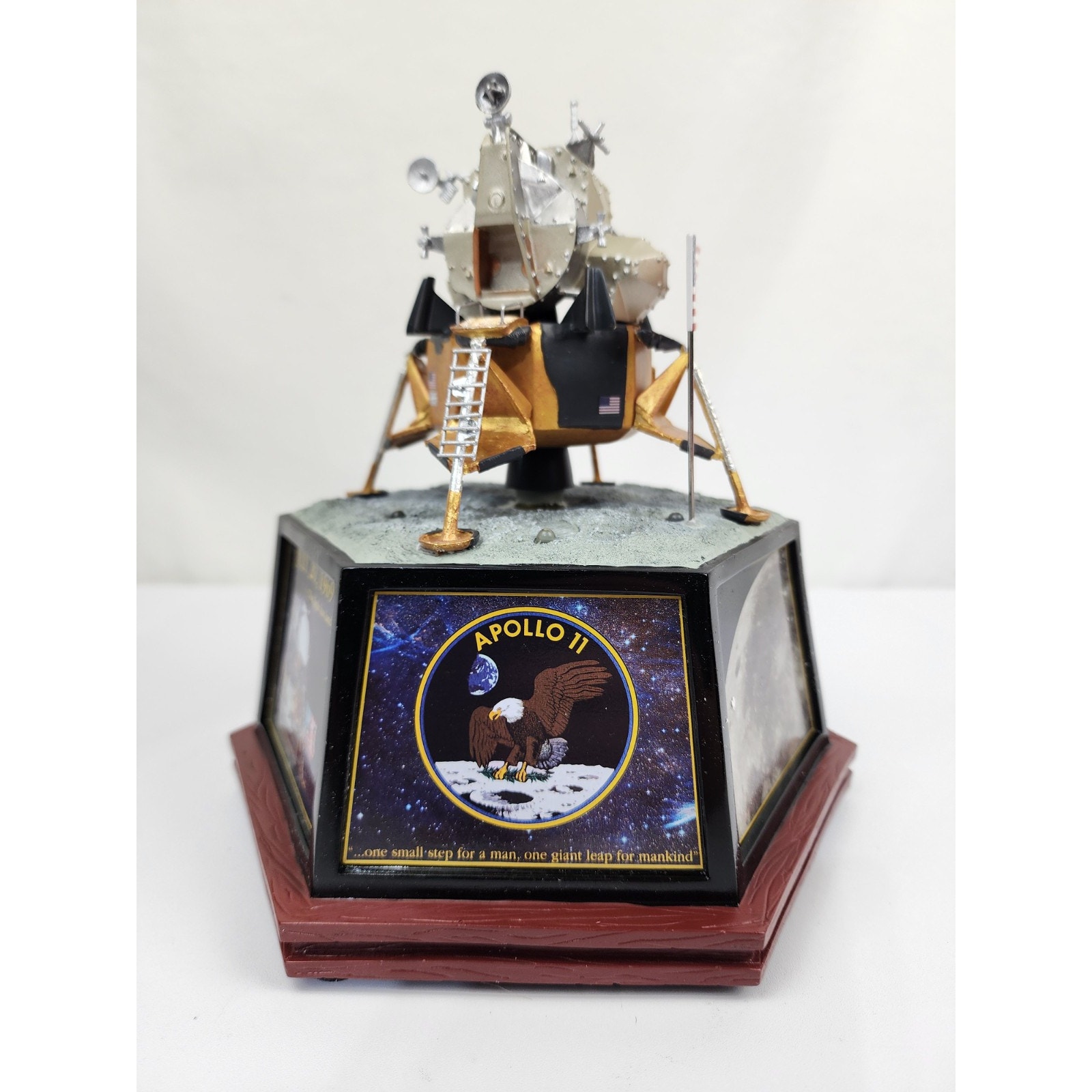 Hawthorne Village Apollo 11 Moon Landing Masterpiece Tribute Lights & Sound