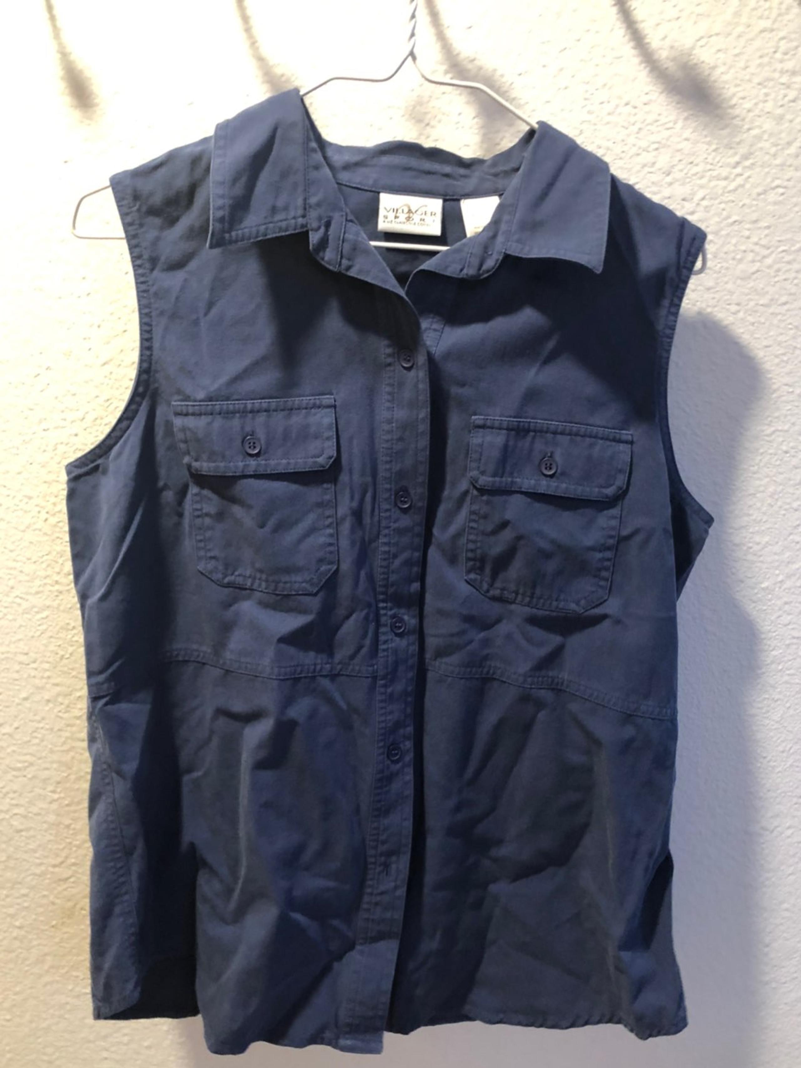 liz claiborne two pocket tank top