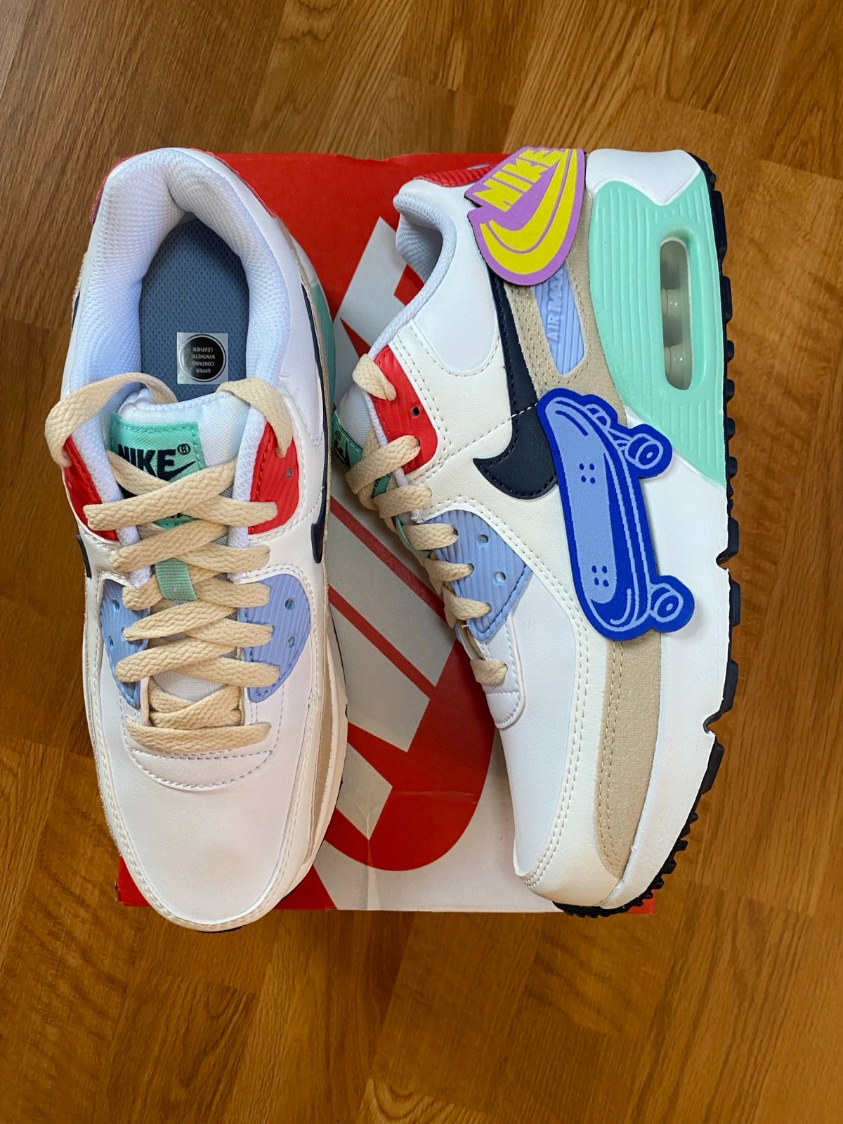 New girls Nike Sz 5.5 shoes Air Max