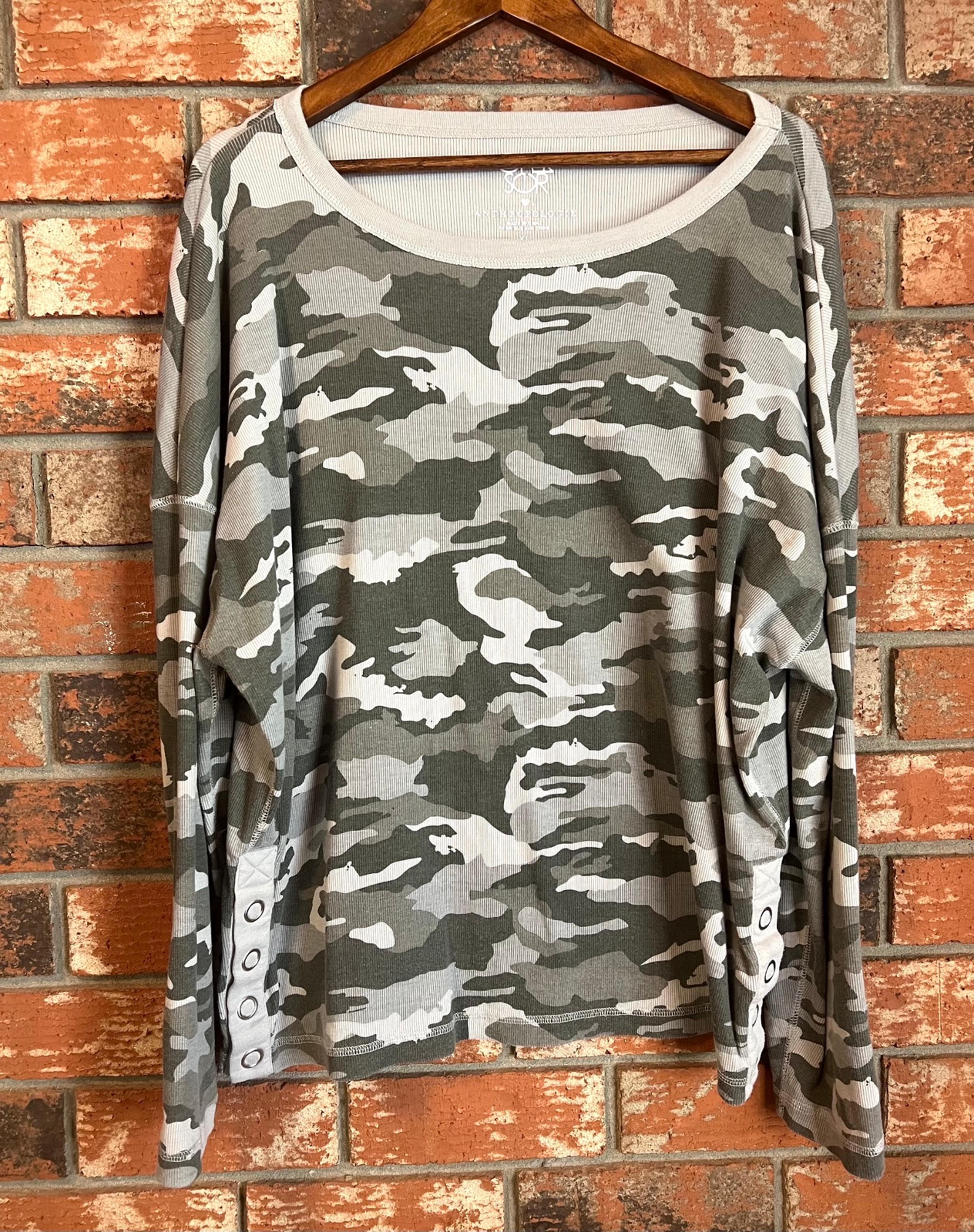 Chaser Anthropologie Gray Camouflage Long Sleeve Shirt XL