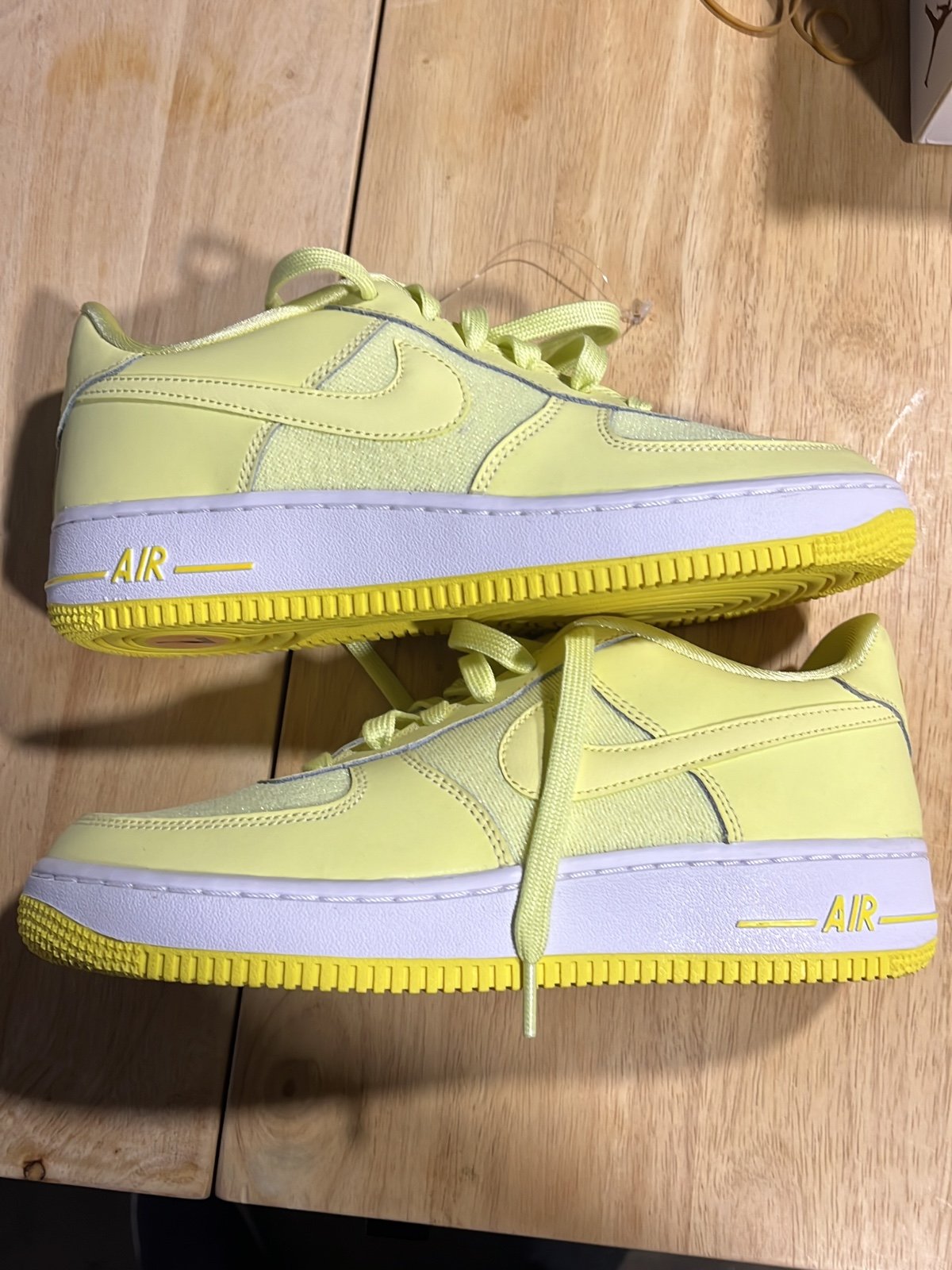 Nike Air Force 1 LV8 GS Sneakers AV8183-800 Yellow Citron White 7Y