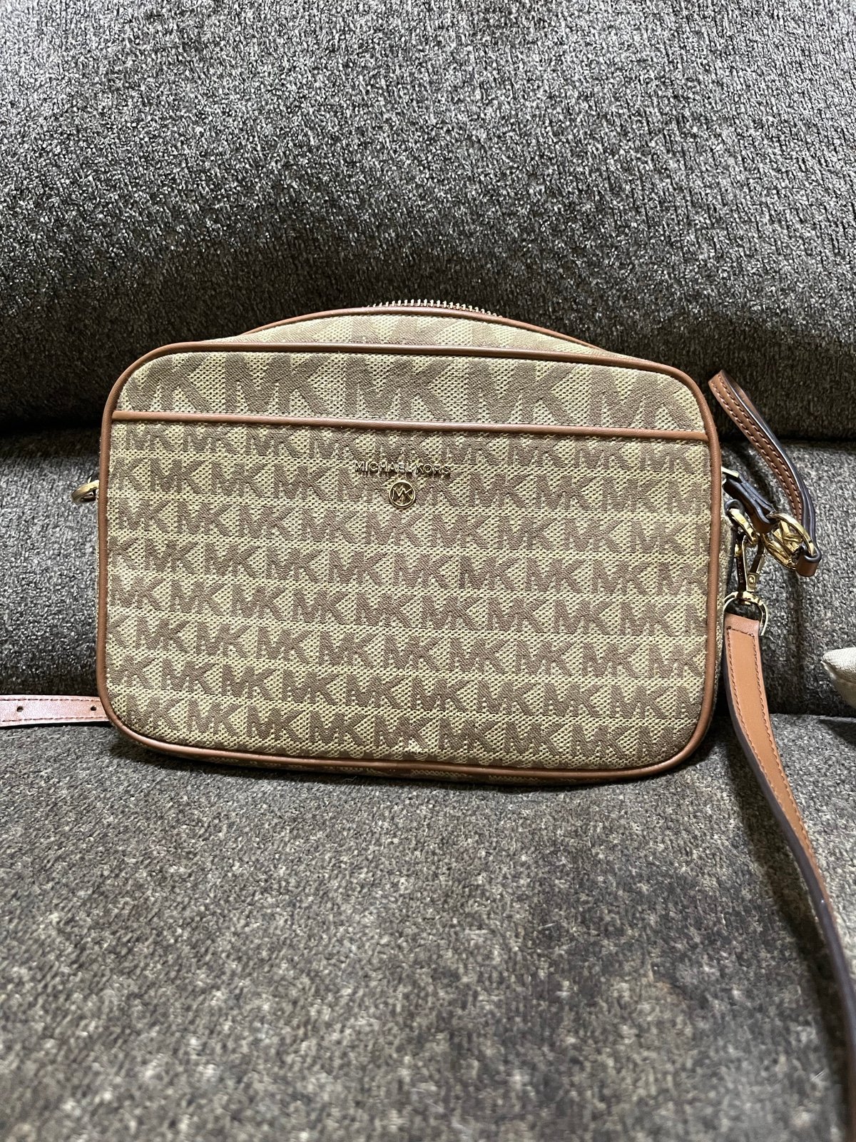 micheal kors crossbody