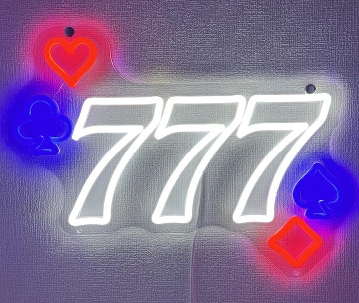 Bright 777 Slot Machine Heart Diamond LED Night Light Game Room Casino Decor