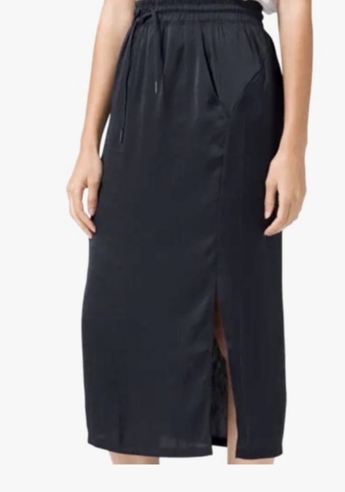 Lululemon glide away skirt