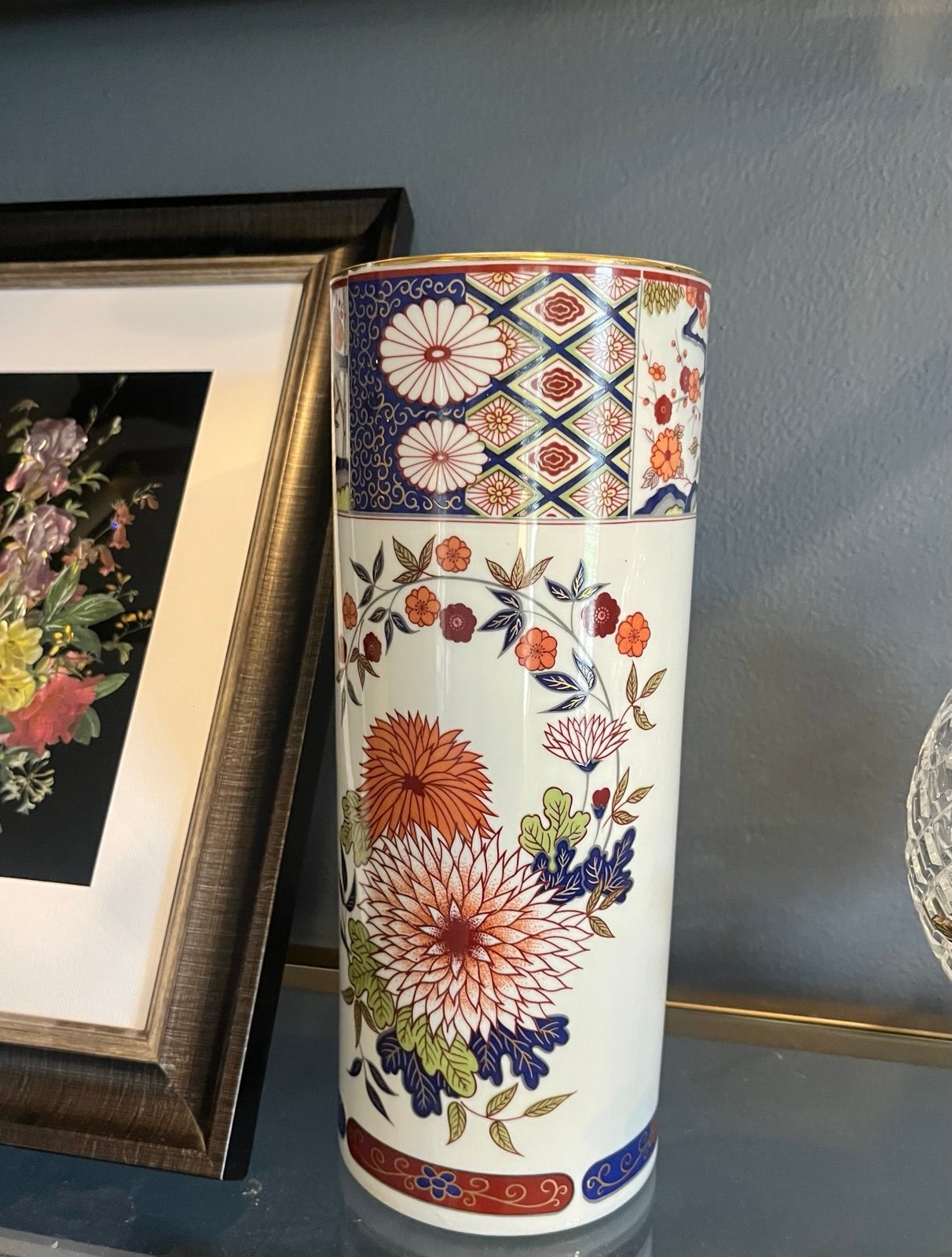 12” vintage Asian chinoiserie vase Made in Japan. Shipping included.