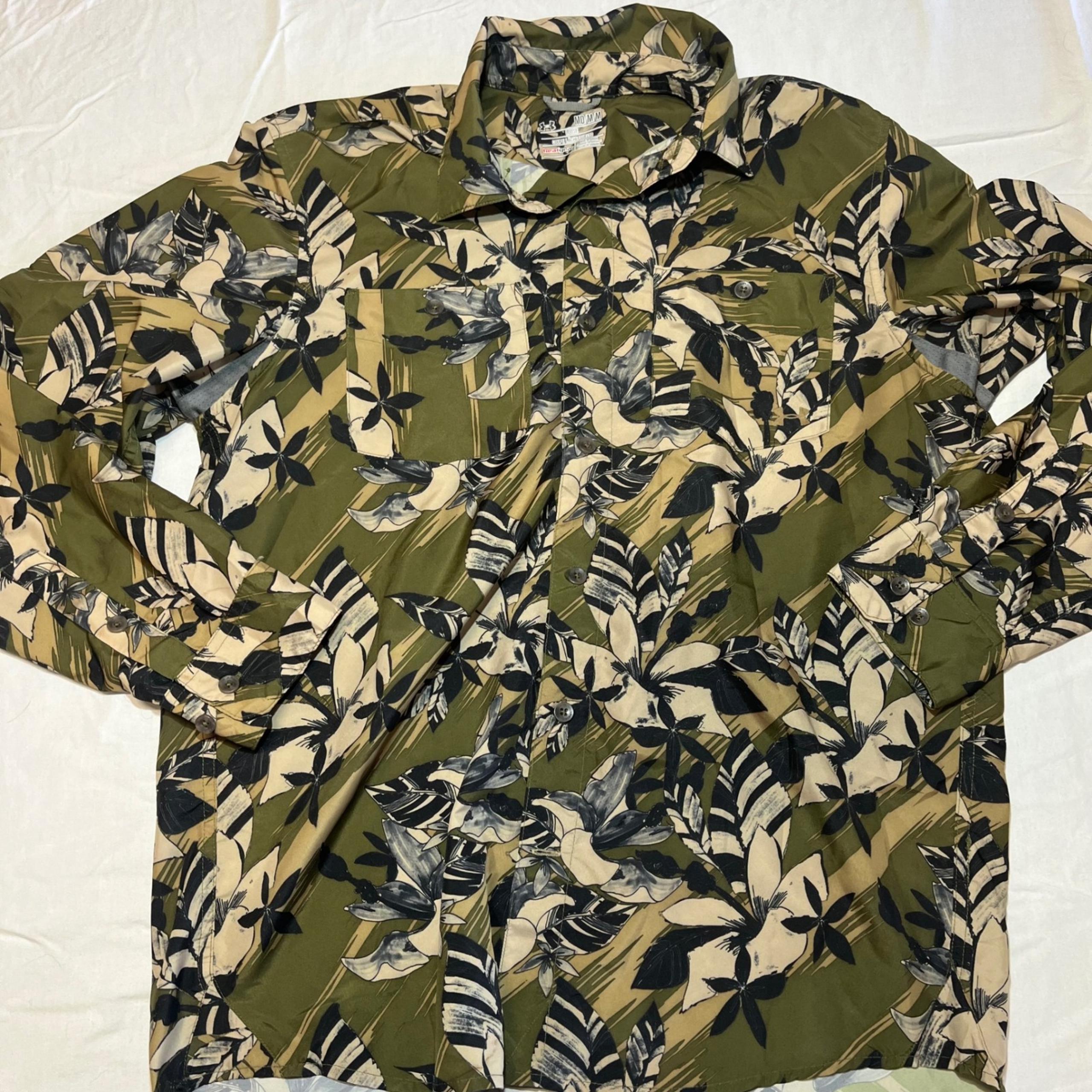 Under Armour Button Down Shirt Mens Green Floral Medium Heat Gear Long Sleeve A3