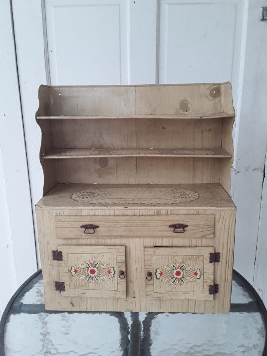 Lovely Antique 20 Tall Wolverine Tin Lithograph Toy Cupboard Collectable Toy