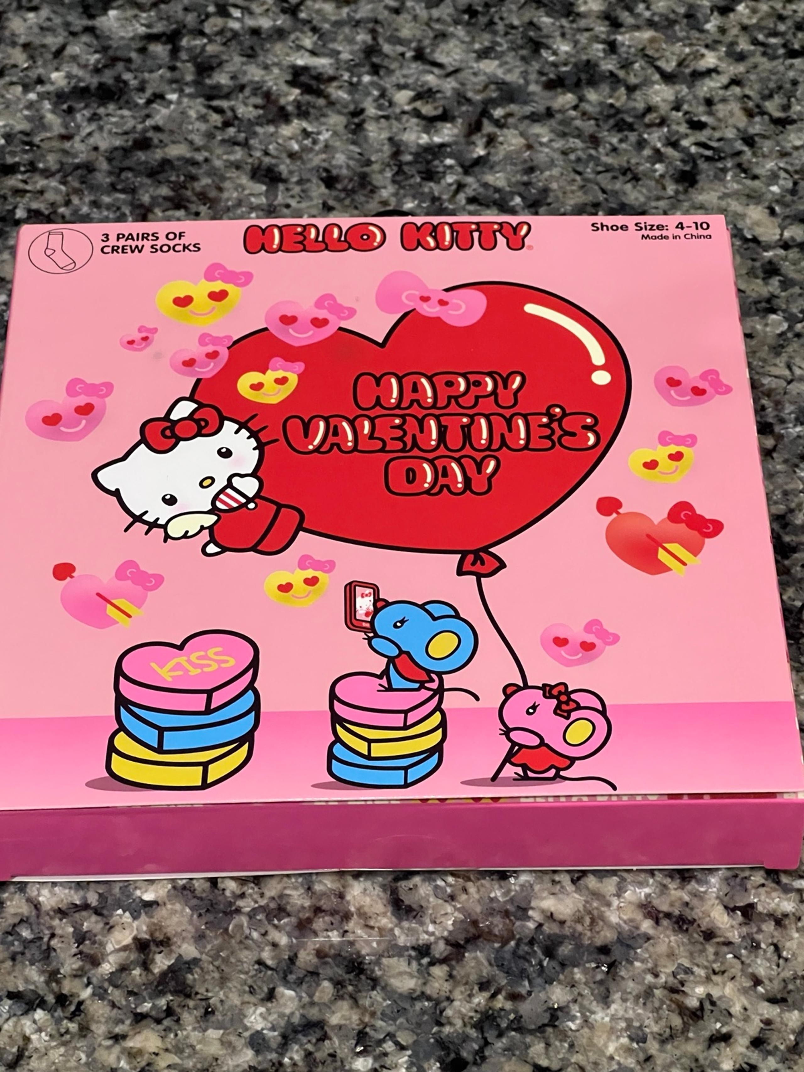 NEW Sanrio : Hello Kitty Valentine’s Day Crew Socks (3 Pairs)