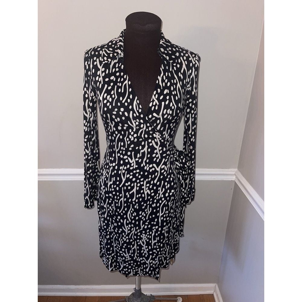 Diane Von Furstenberg SILK Wrap Dress Womens Sz 4 Black White