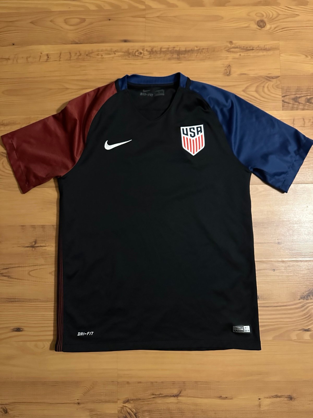 Men's M Nike 2016 USA Men's Soccer Jersey