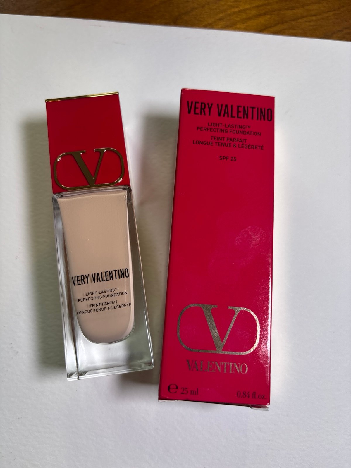 VERY VALENTINO LIQUID FOUNDATION