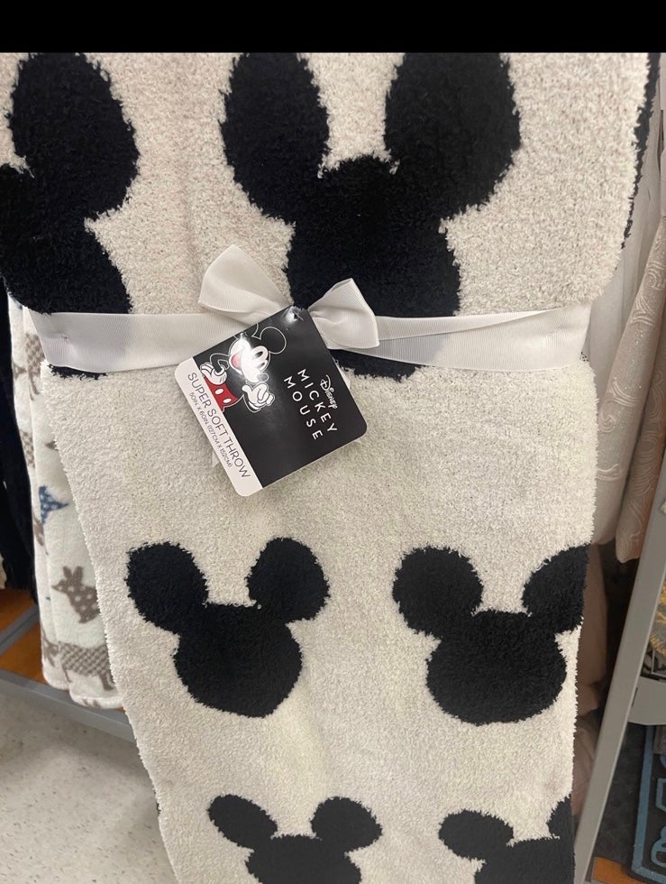 NWT Disney Mickey Mouse Blanket Throw Same Material As Barefoot Dreams