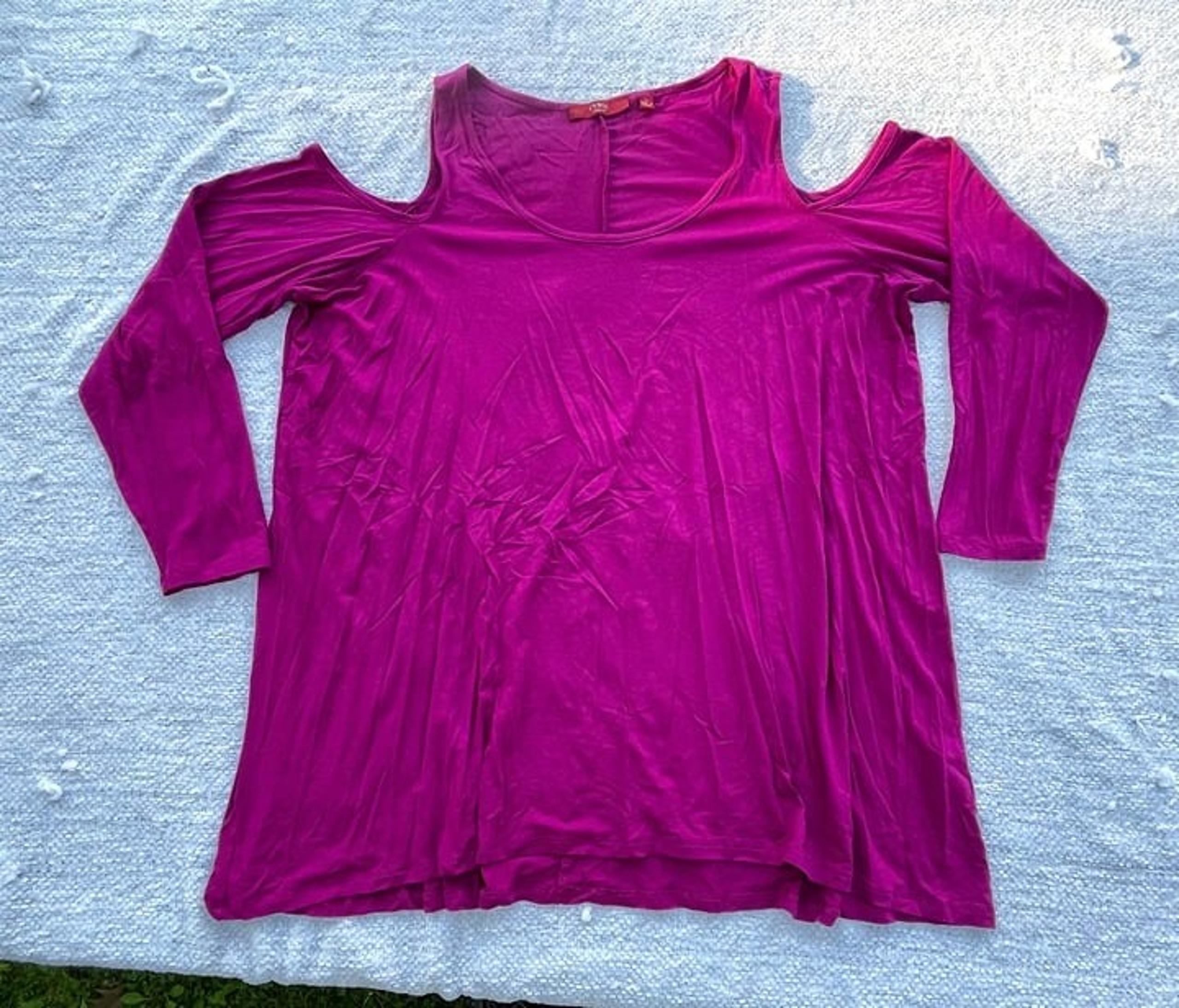 Cyrus Womens Blouse Plus Size Top 1X Magenta Cut Out