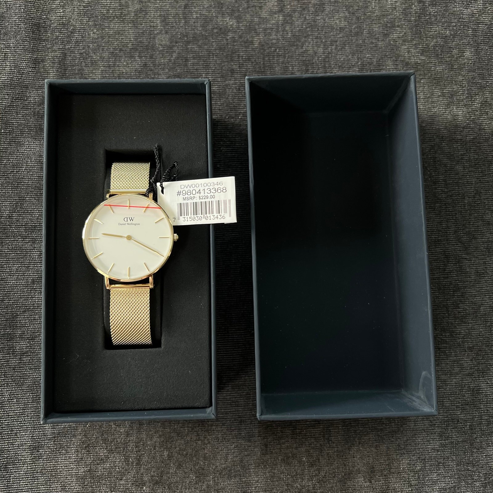 Watch NIB Daniel Wellington Ladie’s Petite Mesh Watch- Gold 36mm