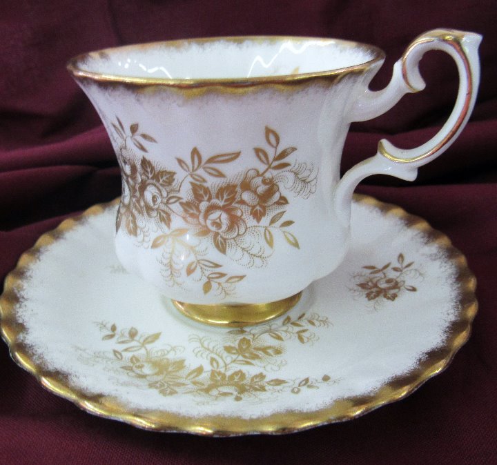 Royal Albert Bone China Antoinette