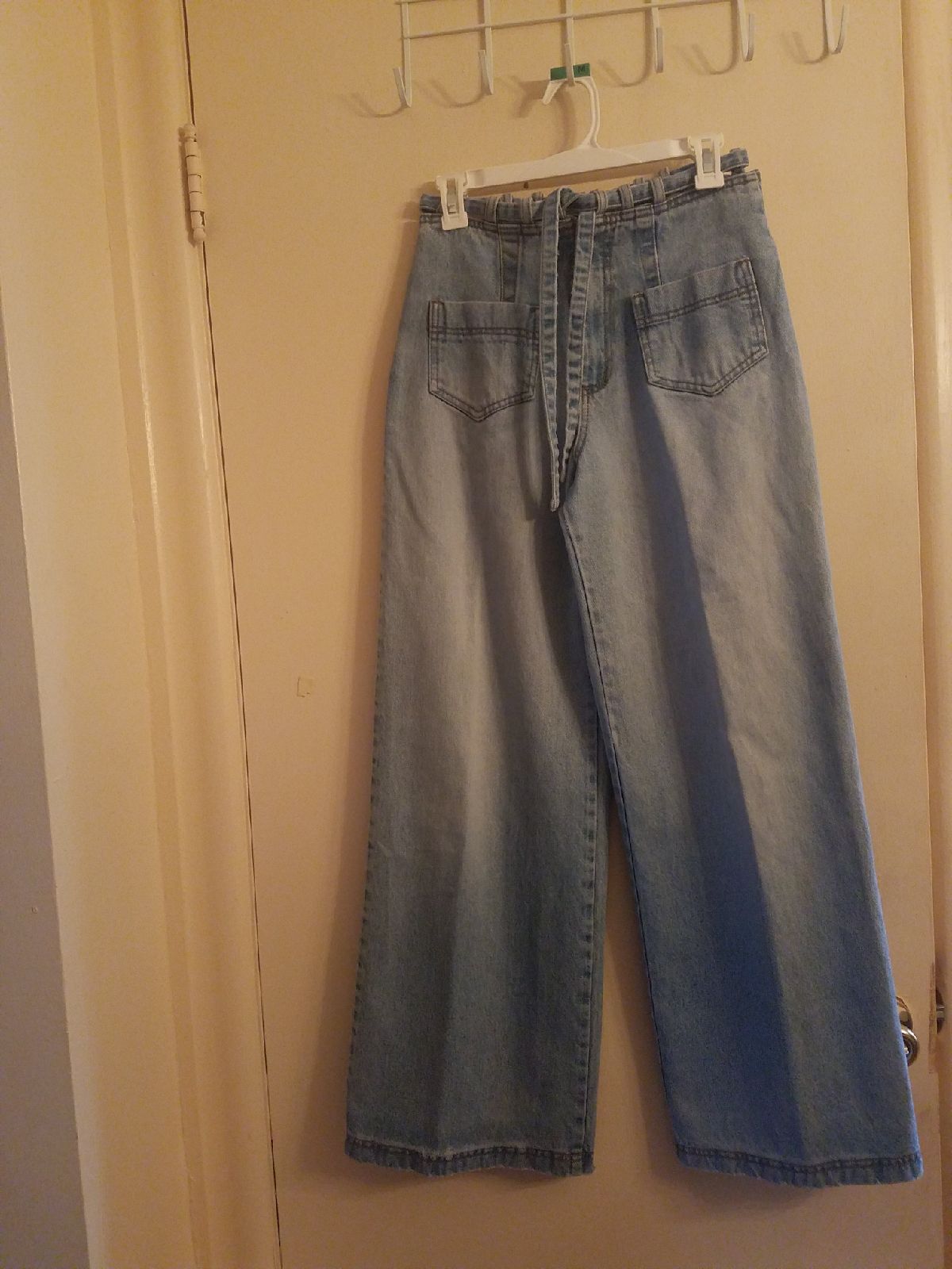 VINTAGE JOY JEANS.