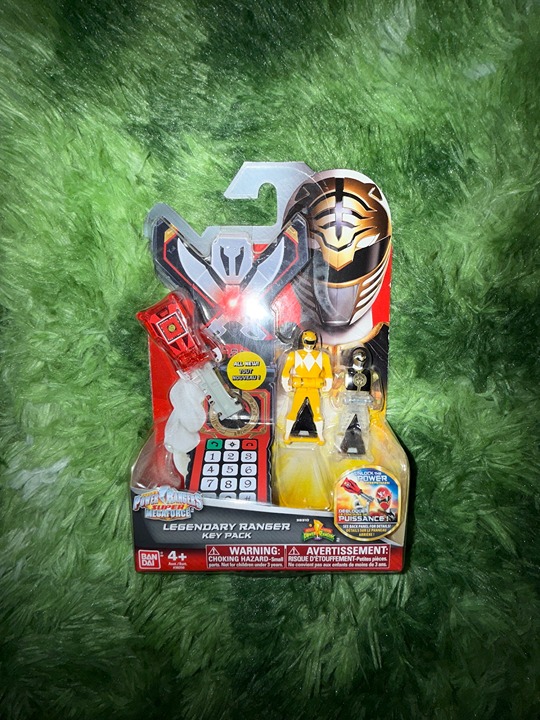 *NEW Bandai Power Rangers Super Megaforce Legendary Ranger Key (MMPR D)