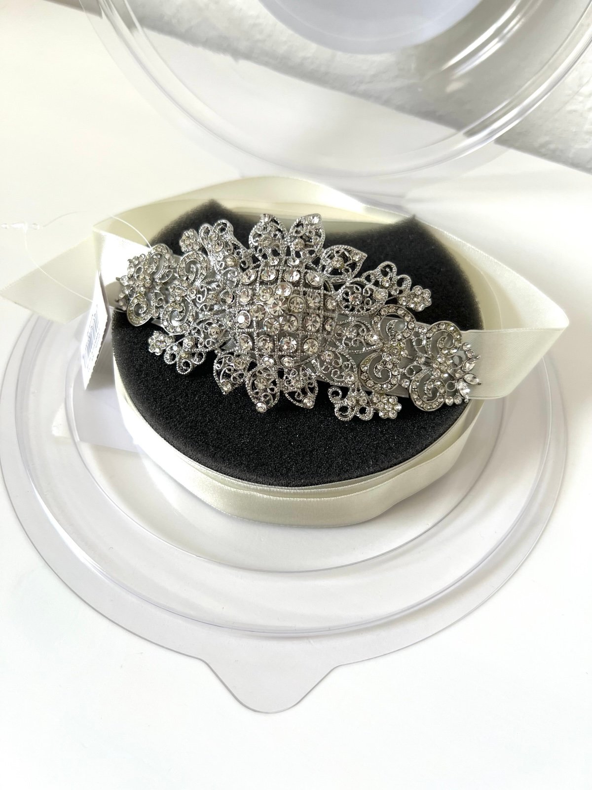 NWT David’s Bridal Vintage Inspired Headpiece