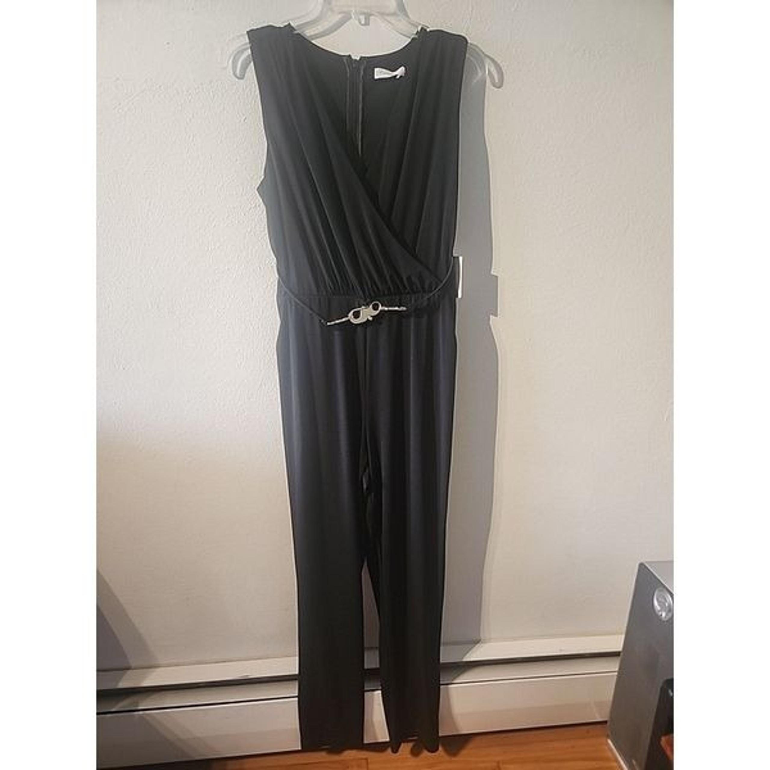 Calvin Klein Black Jumpsuit 1 Piece Pantsuit NWT Size 10 MSRP $139 Romper