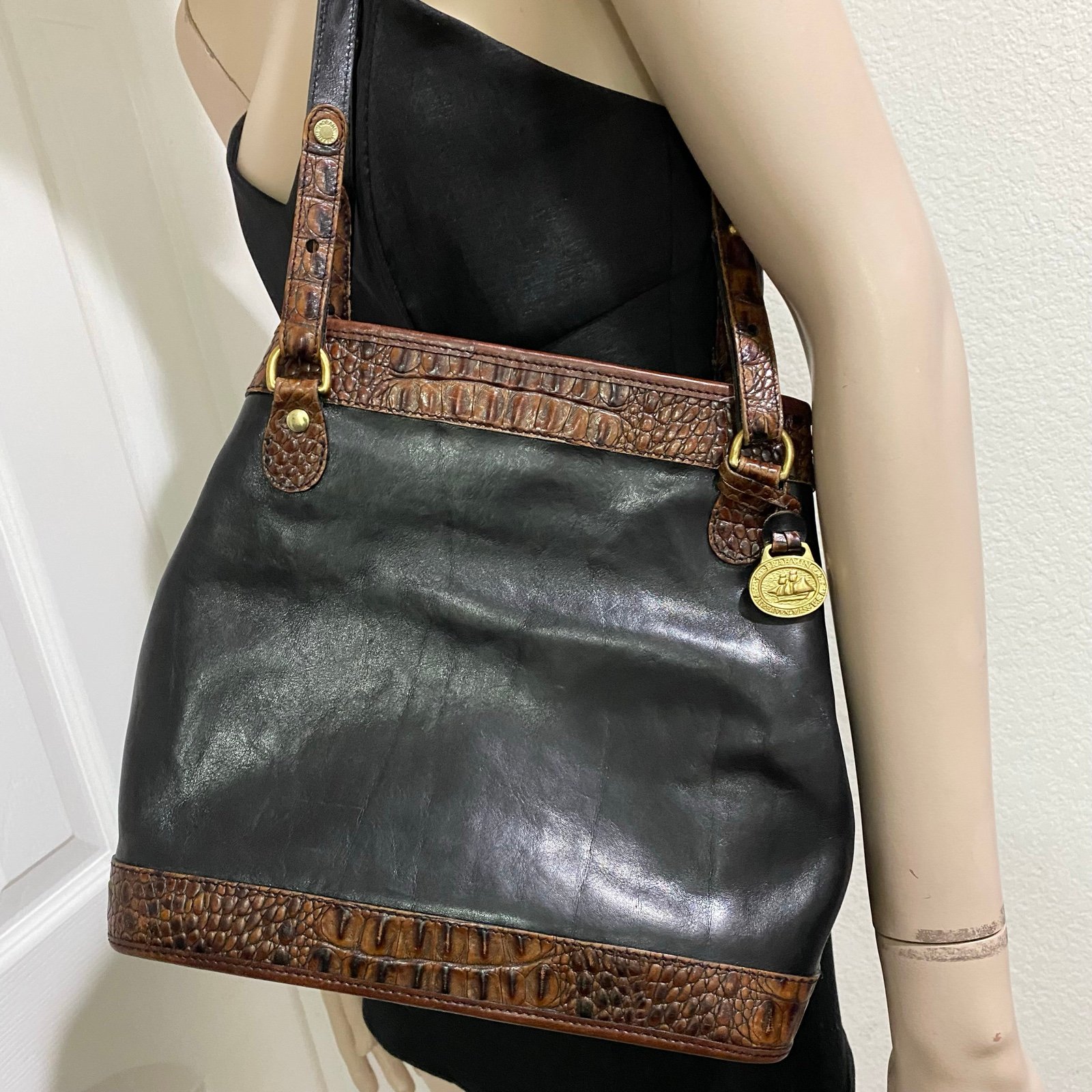 Vintage BRAHMIN Tuscan Black Leather Brown Croc Leather Trims Bucket Bag